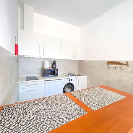 Casa Da Baleia T1 * וילה פראנקה דו קמפו